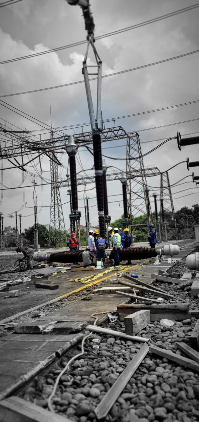 Instalasi CB analyzer timing test PMT 500kV GIS lapangan PT TEM