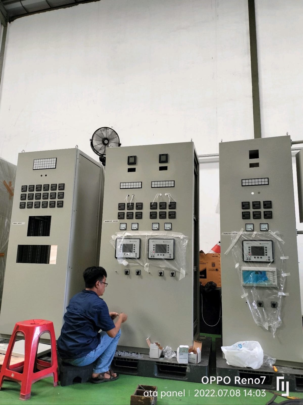 Panel AVR Automatic Voltage Regulator buatan PT TEM — regulasi tegangan otomatis untuk genset dan trafo