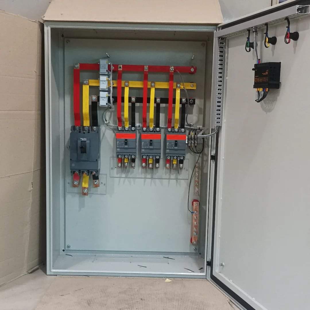 Panel ACDB AC Distribution Board buatan PT TEM untuk distribusi listrik AC di fasilitas industri