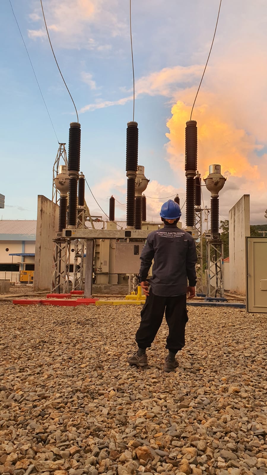 Pengujian circuit breaker 150kV di gardu induk transmisi — PT TEM melakukan CB analyzer test dan timing measurement