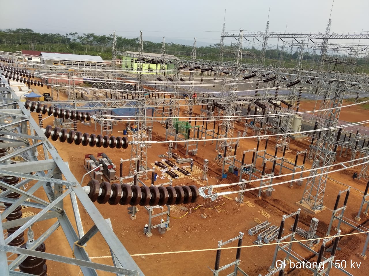 Proyek instalasi E&I substation GI Batang Jawa Tengah oleh PT TEM — erection peralatan HV switchyard