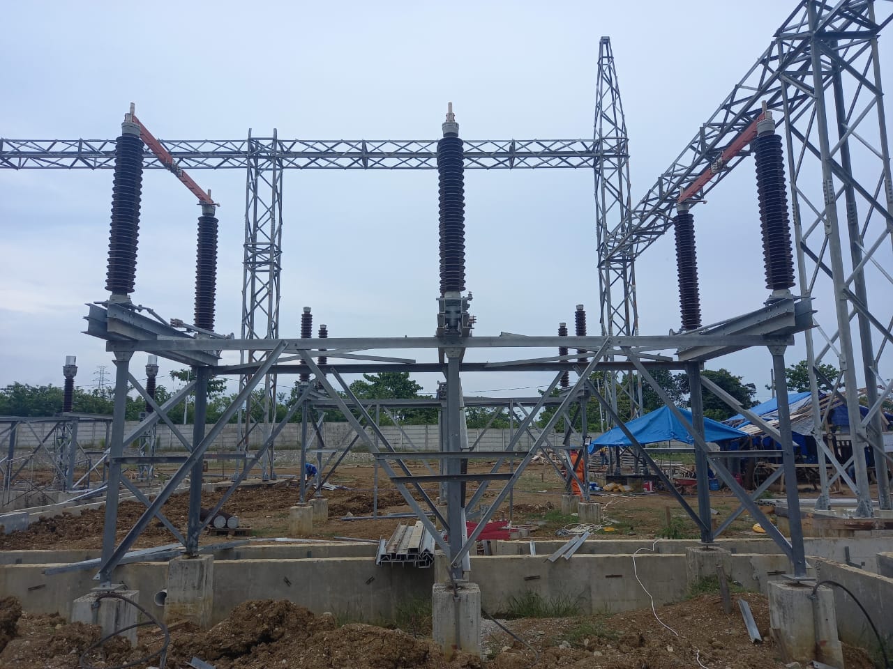 Proyek instalasi gardu induk Luwuk Sulawesi Tengah oleh PT TEM — komisioning GI pembangkit PLTMG